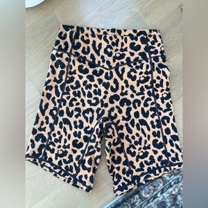 Vitality leopard biker shorts